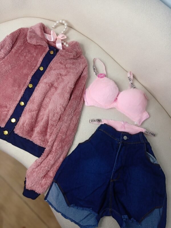 طقم قميص مع أزرار و شورت جينز