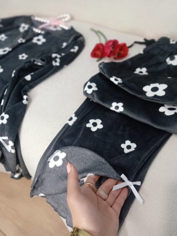 Pyjama boutonnière fleur la marque BBS