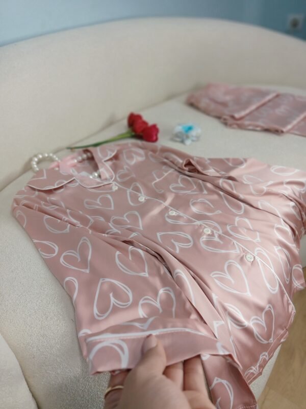 Pyjama boutonnière importation de la marque carass en satin