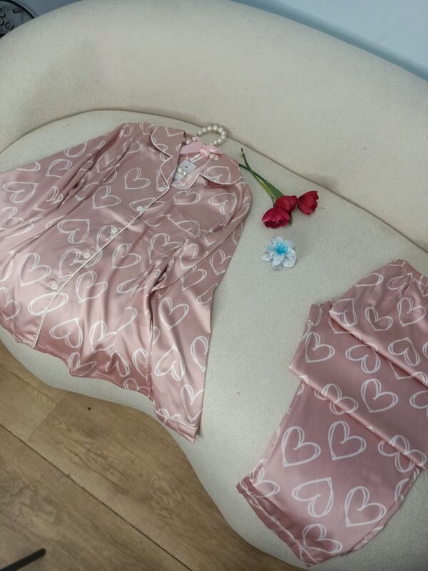 Pyjama boutonnière importation de la marque carass en satin