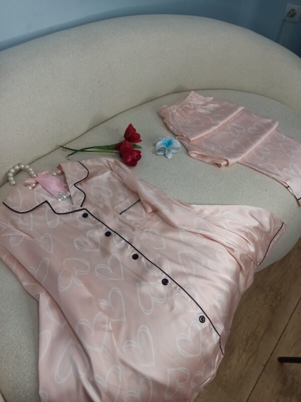 Pyjama boutonnière importation de la marque carass en satin