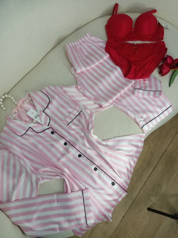 Pyjama victoria secret boutonnière la marque carass