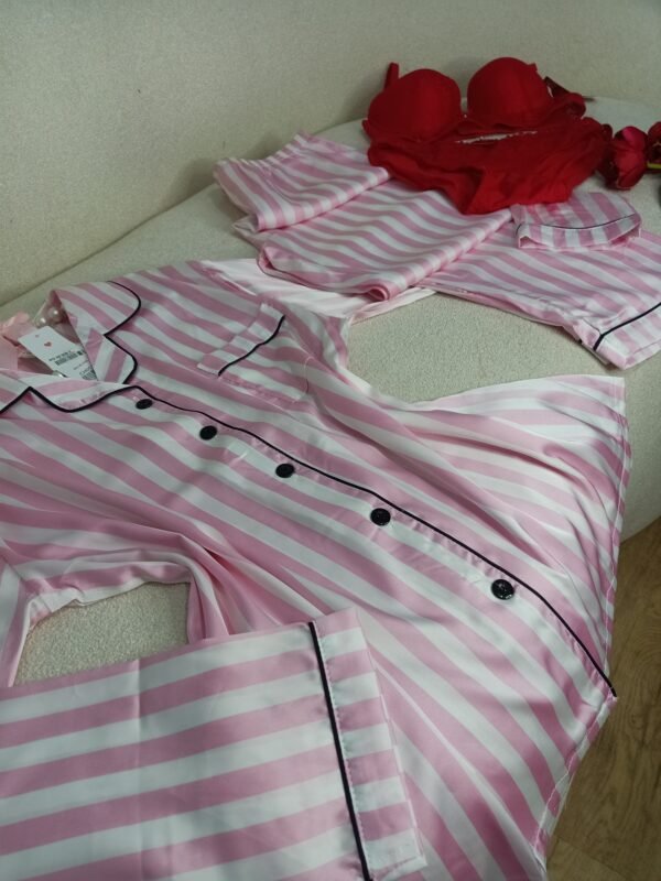 Pyjama victoria secret boutonnière la marque carass