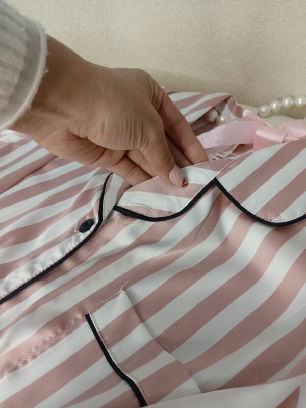 Pyjama victoria secret boutonnière la marque carass