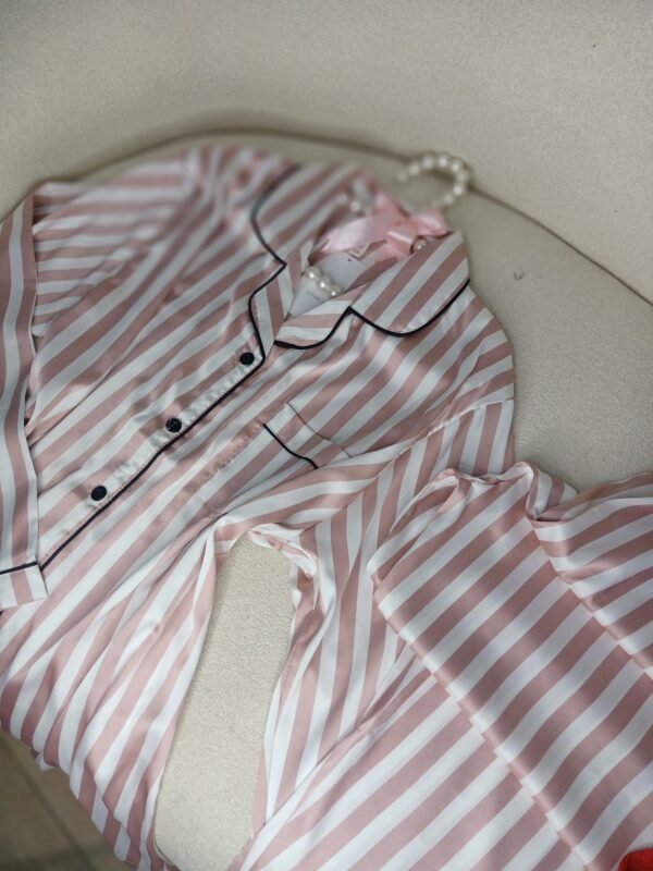 Pyjama victoria secret boutonnière la marque carass