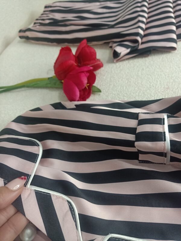 Pyjama victoria secret boutonnière la marque carass
