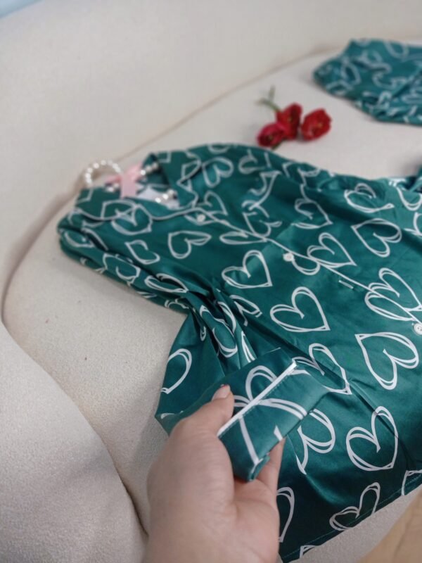 Pyjama boutonnière importation de la marque carass en satin